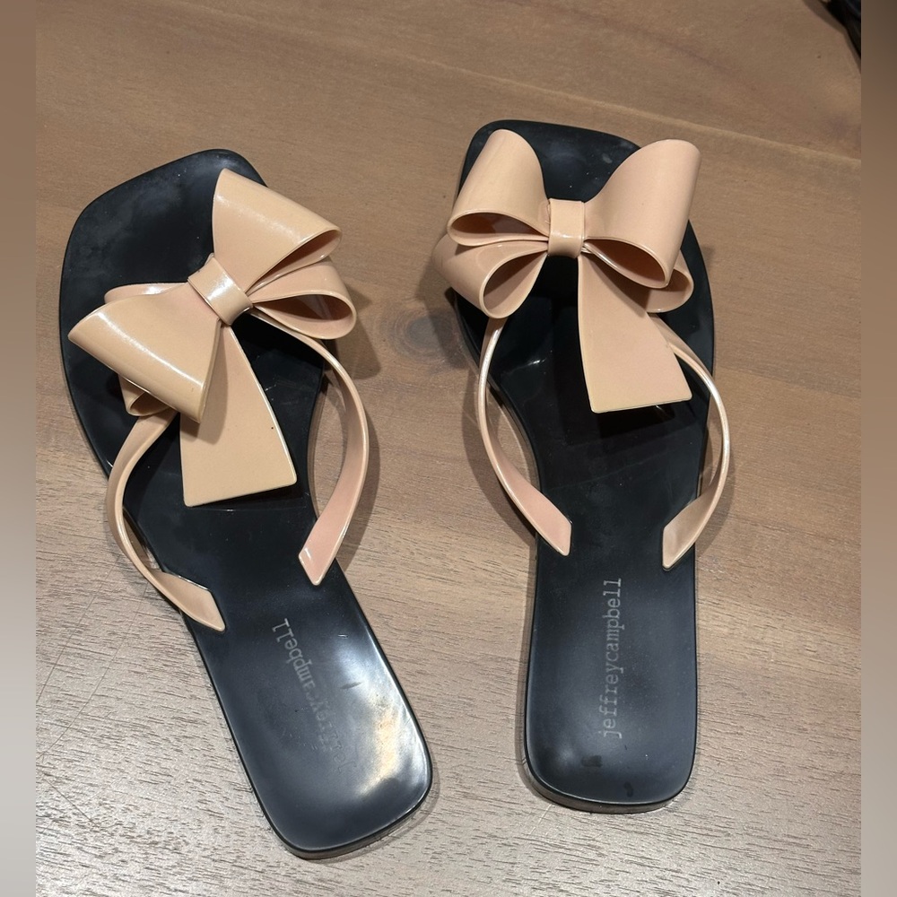 Jeffrey Campbell, the sugary bow thong  size 10 fits 9